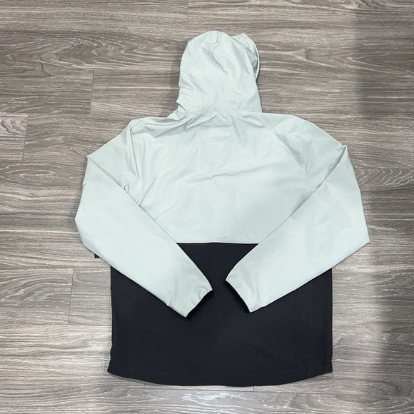 Rip Curl anti series windbreaker. Size L. NWT - Picture 4 of 4